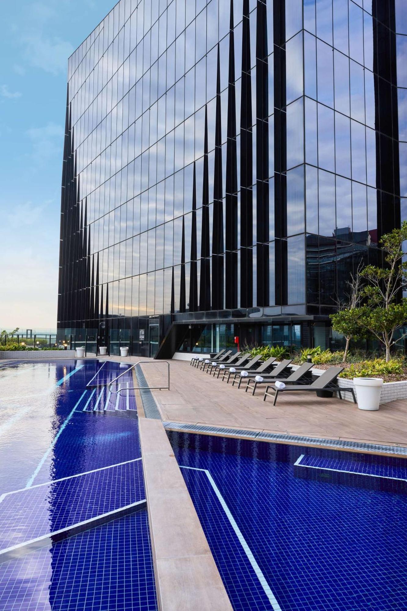 Vibe Hotel Melbourne Docklands Buitenkant foto