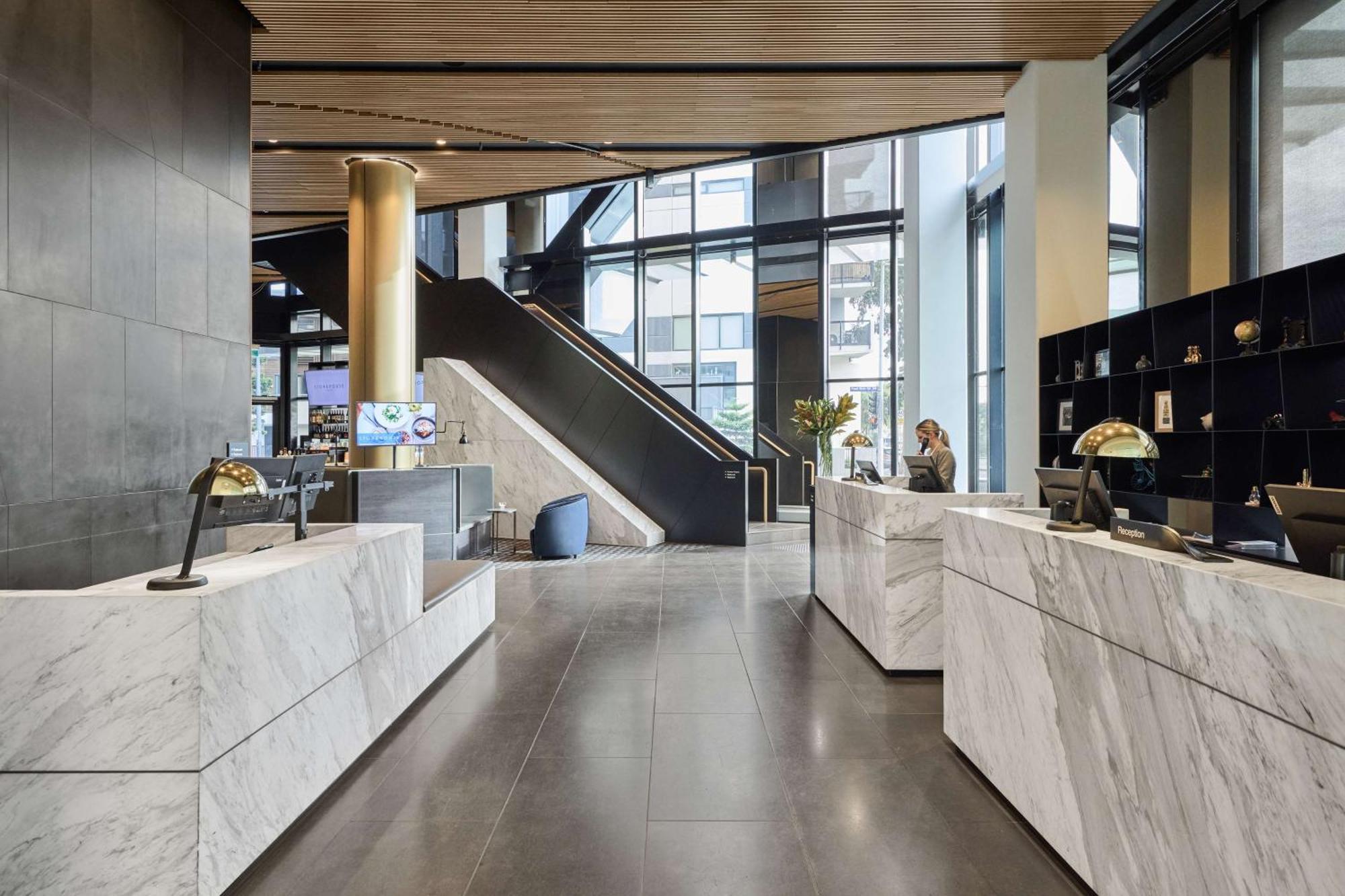 Vibe Hotel Melbourne Docklands Buitenkant foto