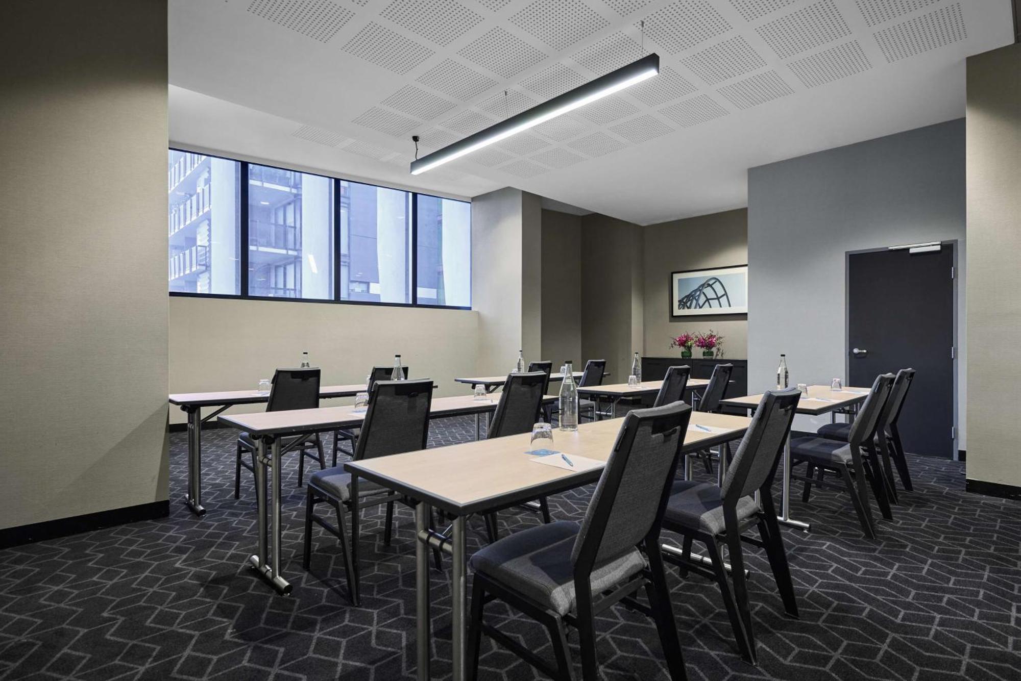 Vibe Hotel Melbourne Docklands Buitenkant foto